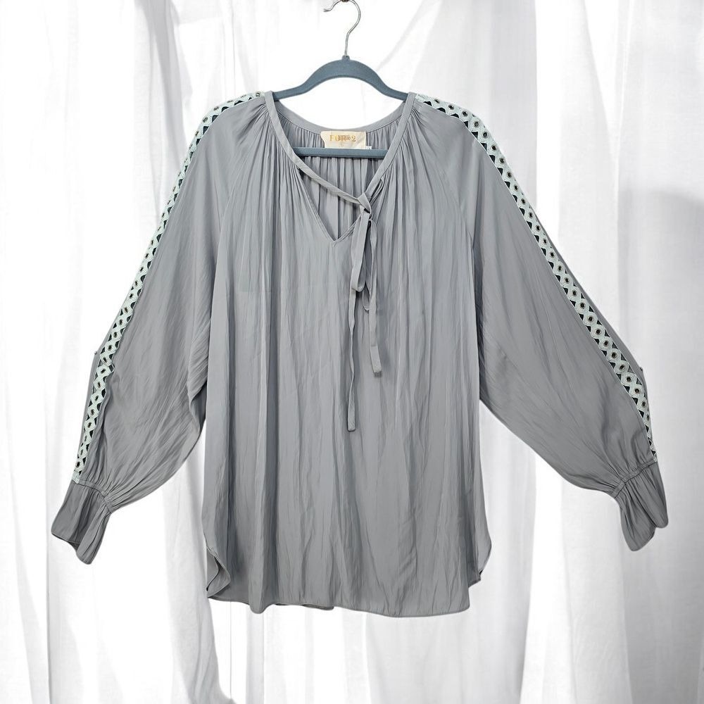 FOR 2 by RAMY BROOK Blouse Large Maternity Top Eyelet Sleeve Tie Neck Gray Size‎